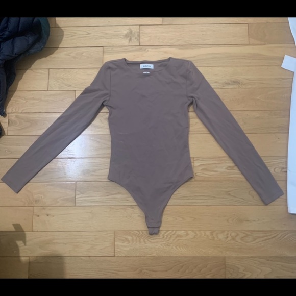 ARITZIA- Contour Crew Bodysuit - Picture 1 of 3